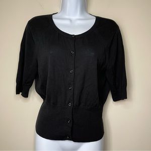 CABI BLACK LIGHTWEIGHT SHORT SLEEVE BUTTON FRONT CARDIGAN SWEATER SIZE MEDIUM